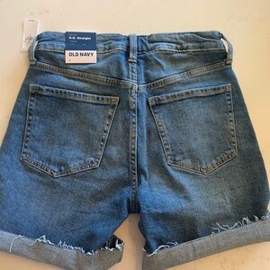 Old Navy women’s size 2 Jean shorts - new